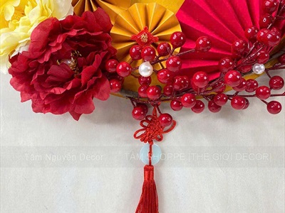 Vòng treo cửa Tết họa tiết khung cửa chữ Tết  [Bằng gỗ] ĐK 50cm VTC-T-44